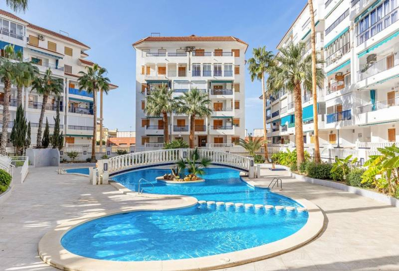 Resale - Apartment / flat - La Mata