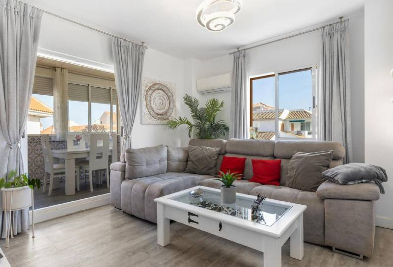 Resale - Apartment / flat - La Mata