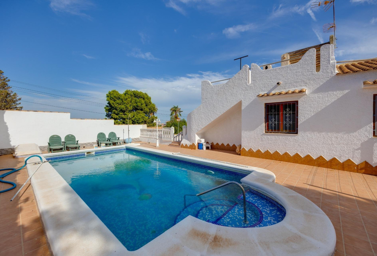 Reventa - Villa - Torrevieja - La Siesta - El Salado - Torreta