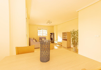 Resale - Apartment / flat - Torrevieja - torrevieja