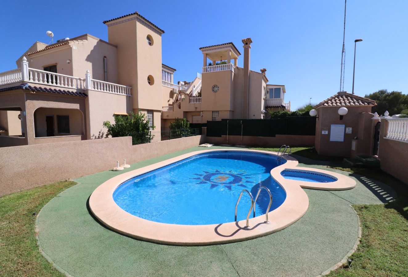 Resale - Bungalow - Orihuela Costa - PAU 26