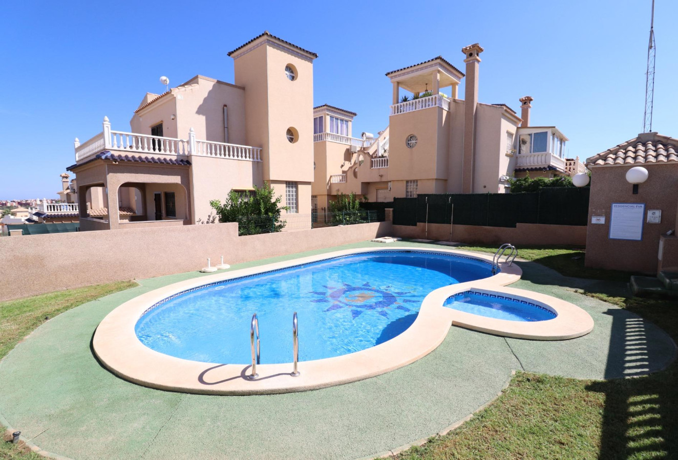 Resale - Bungalow - Orihuela Costa - PAU 26