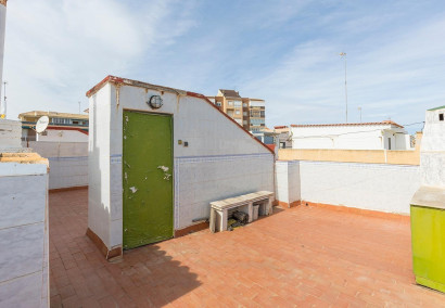 Resale - Apartment / flat - Torrevieja - Los Europeos