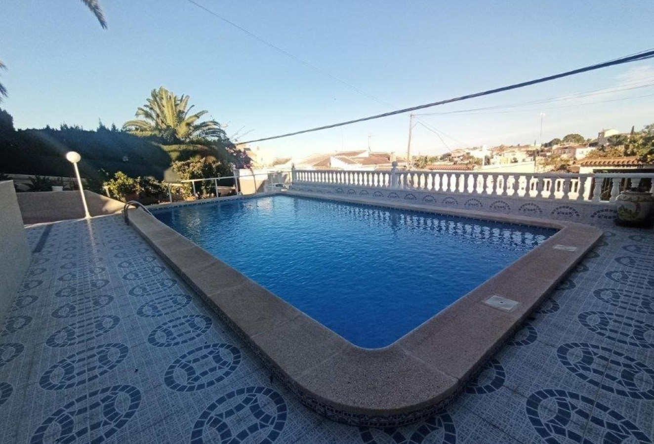 Reventa - Villa - Torrevieja - Los balcones