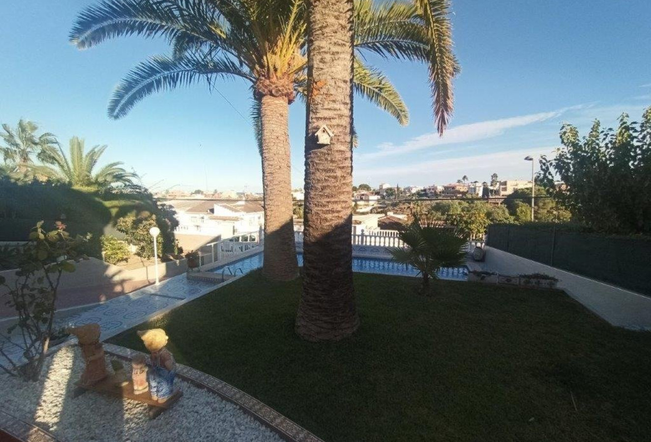 Reventa - Villa - Torrevieja - Los balcones