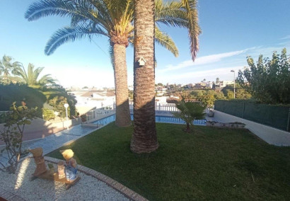 Reventa - Villa - Torrevieja - Los balcones