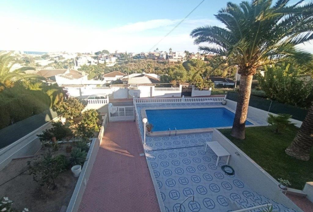 Reventa - Villa - Torrevieja - Los balcones