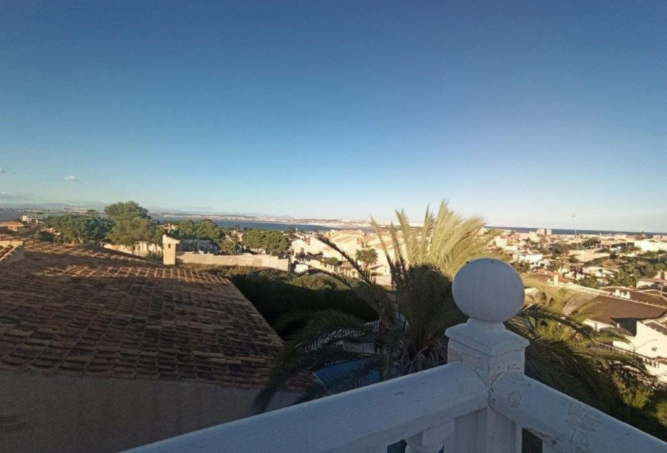 Reventa - Villa - Torrevieja - Los balcones