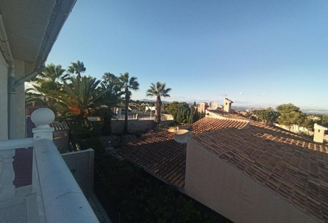 Reventa - Villa - Torrevieja - Los balcones