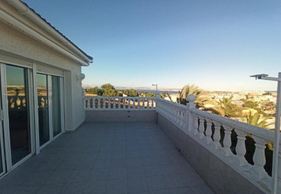 Reventa - Villa - Torrevieja - Los balcones