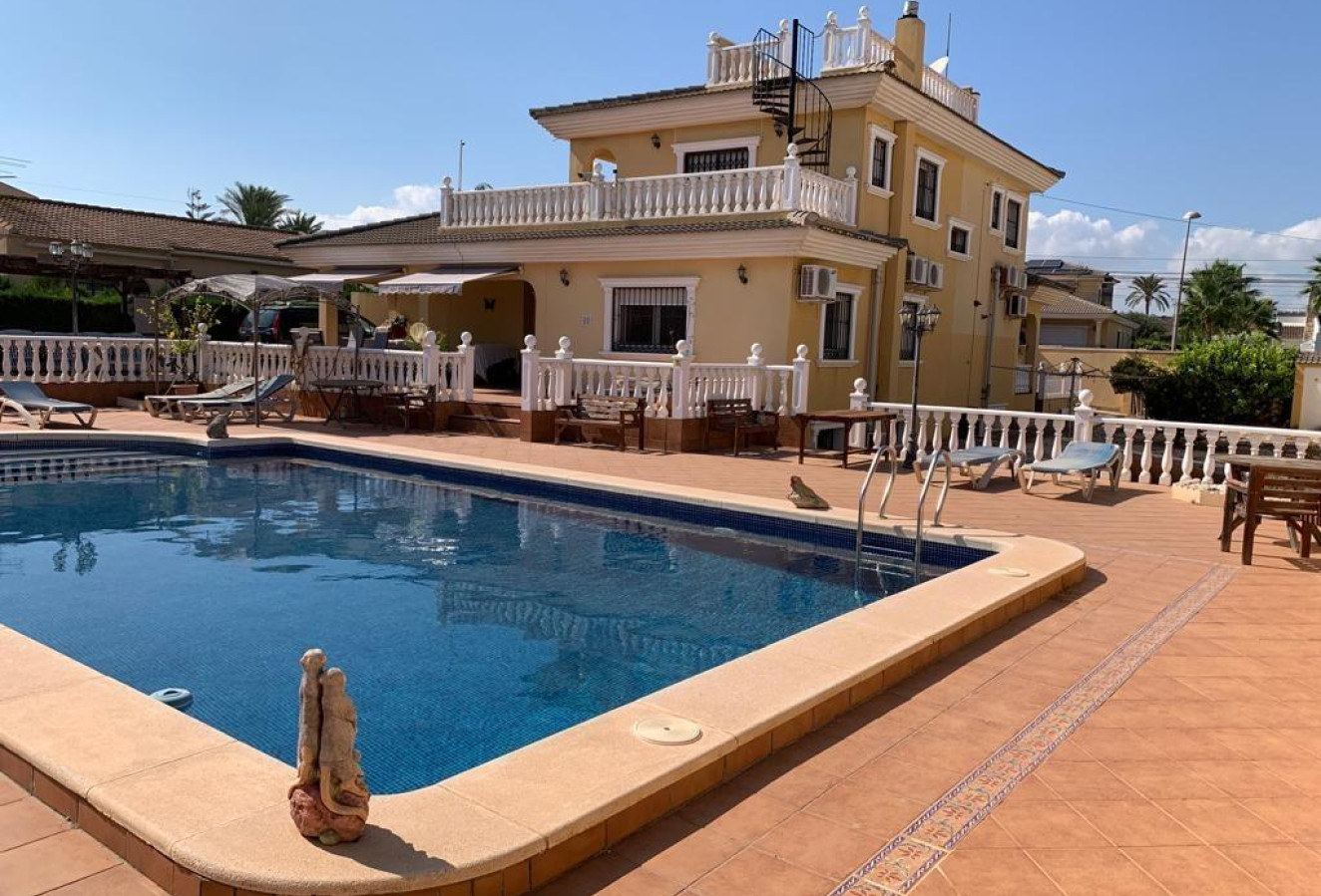 Reventa - Villa - Torrevieja - Los altos